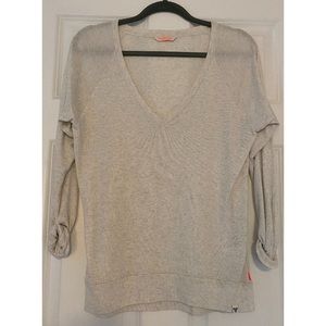 Aritzia oatmeal gray long sleeve v-neck
